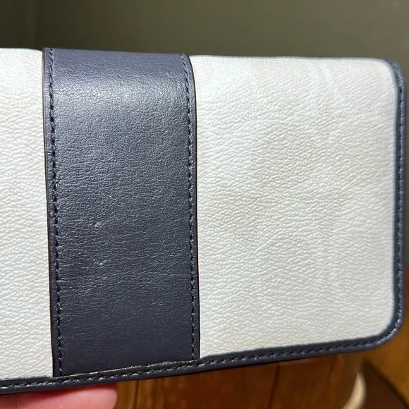 COACH Accordion Zip Wallet In Signature Canvas - Picture 10 of 16